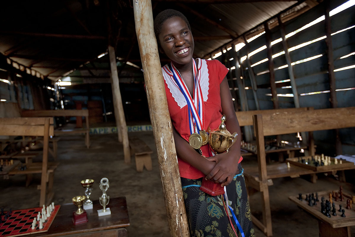 Phiona Mutesi se convirtió en campeona junior de ajedrez en Uganda con tan solo 11 años, meses después de aprender a jugar / © Stephanie Sinclair,ESPN